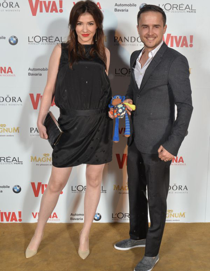 Joi seara, Serban a facut furori alaturi de iubita lui, Roxana