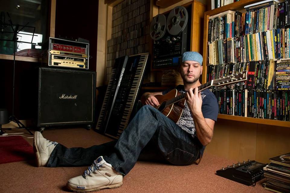 Bitza a studiat Conservatorul