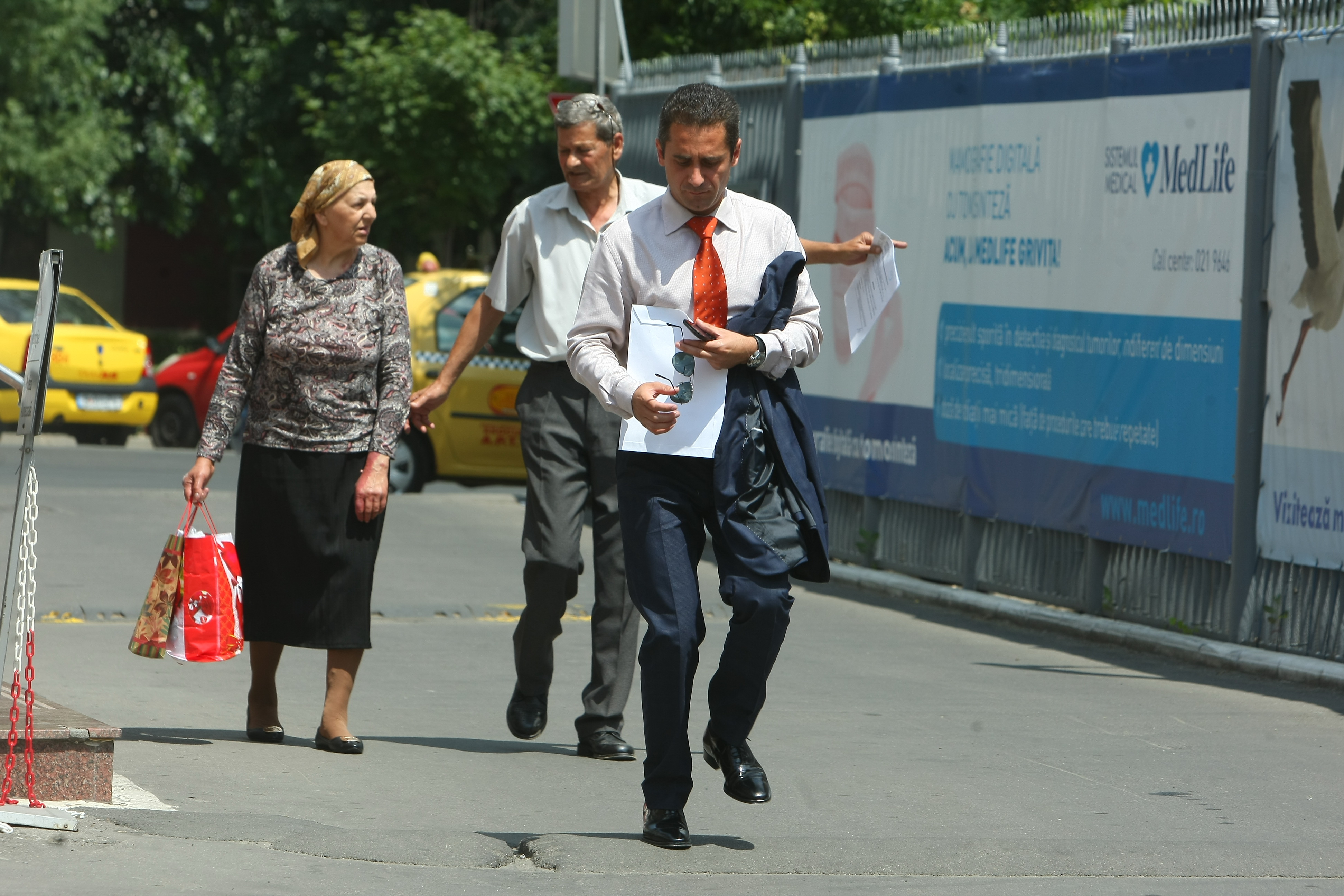 Actorul s-a indreptat grabit catre o clinica medicala