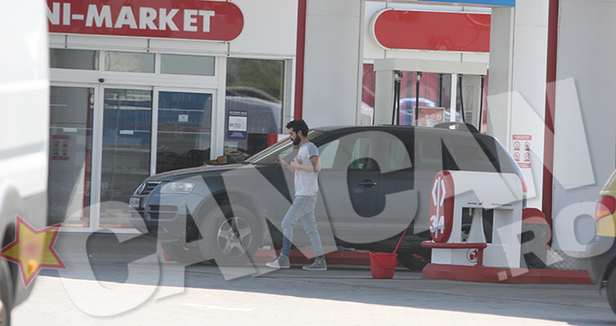 Marius Moga a facut o oprire la benzinarie