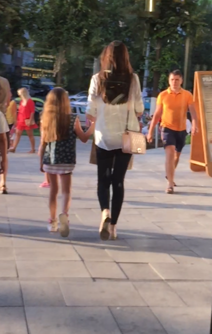 Fosta doamna Columbeanu este extrem de grijulie cu fiica ei, Irina