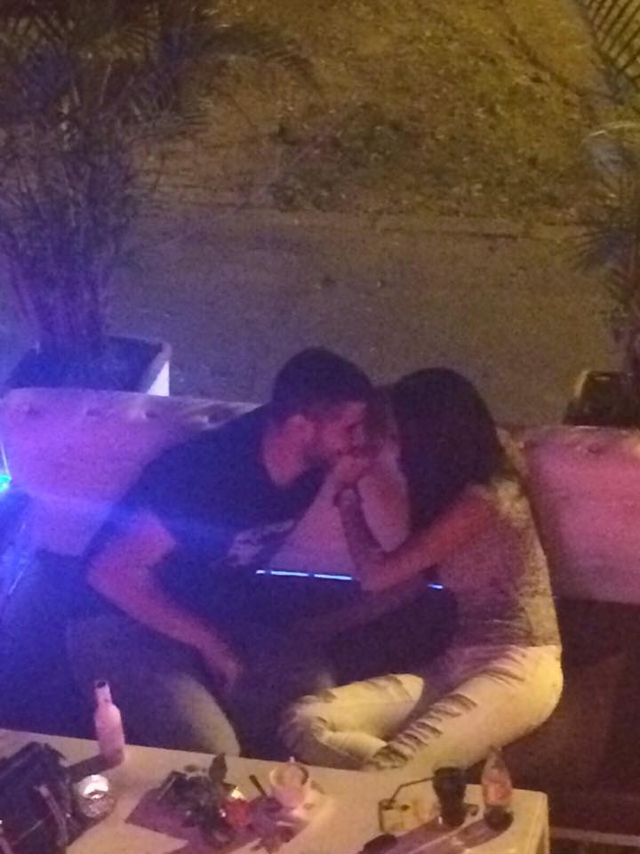 Madalina isi copleseste iubitul cu gesturi tandre