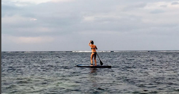 Corina Caragea se distreaza in vacanta.