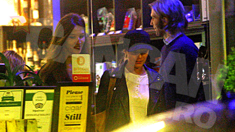 Nemachiata, actrita s-a camuflat cu o sapca