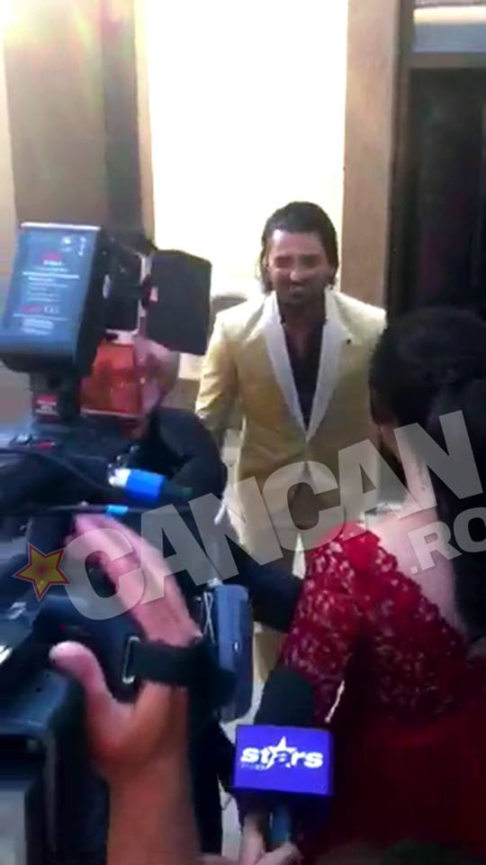 Pepe si-a intampinat nasii intr-un costum cream