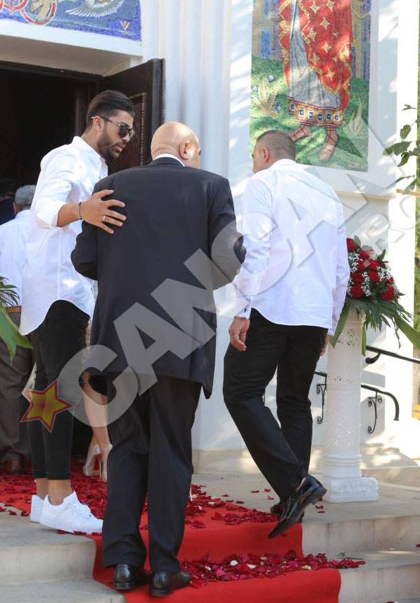 Bombo a primit o parte la biserica o parte dintre invitati