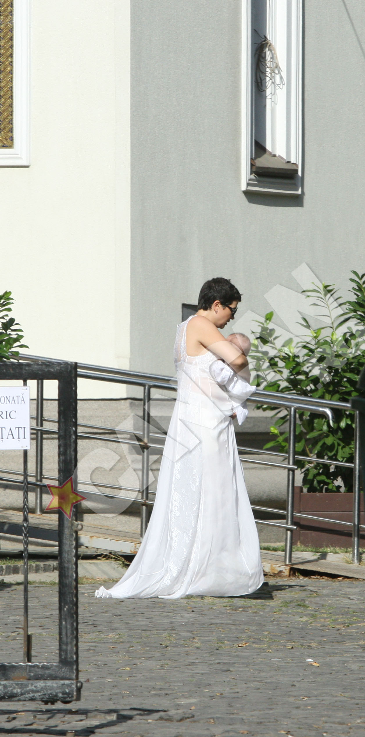 Maria Apostol si-a botezet baietelul