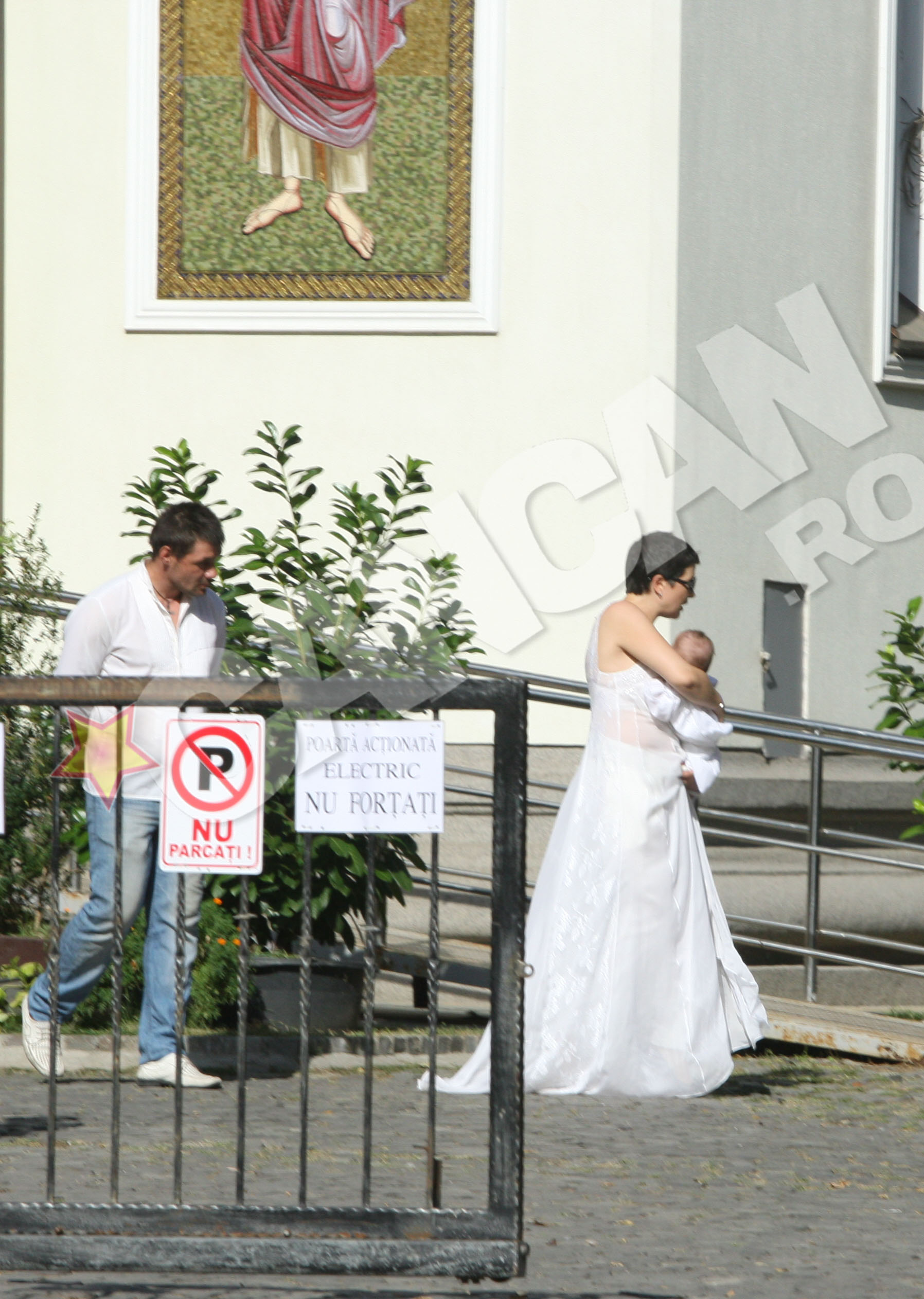 Maria apurtat o rochie de mireasa simpla