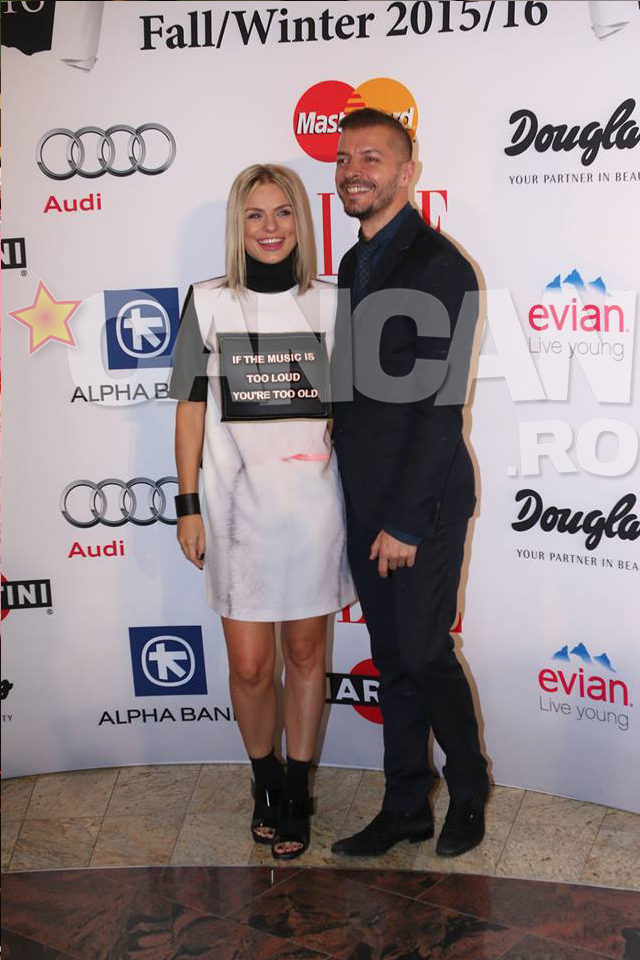 Jojo alaturi de iubitul ei