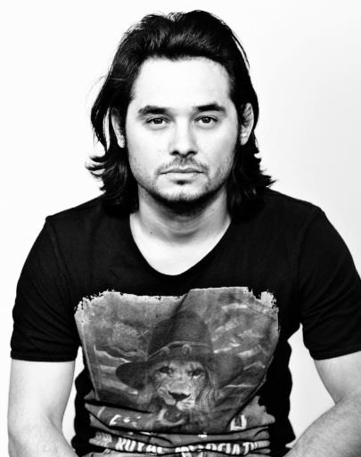 In realitate, actorul nu seamana deloc cu Dorel din 