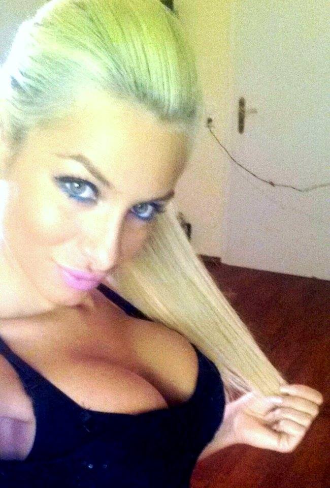 Casandra este foarte sexy