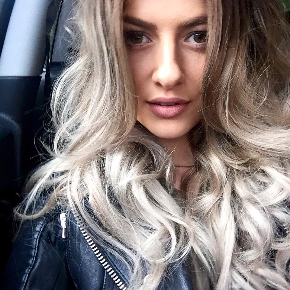 Lidia Buble si-a schimbat culoarea parului