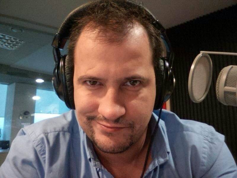 Prezentatorul TV pare ca a revenit la vechile sale obiceiuri si a inceput deja sa isi atace colegii de breasla