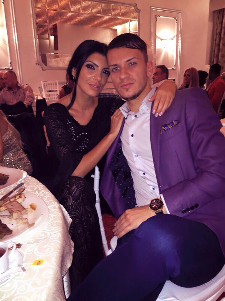 Bruneta si iubitul ei au fost impreuna la nunta Sanzianei
