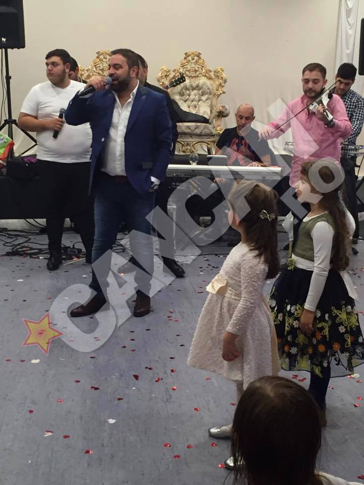 Florin Salam a cantat fara oprire pentru invitatii care l-au