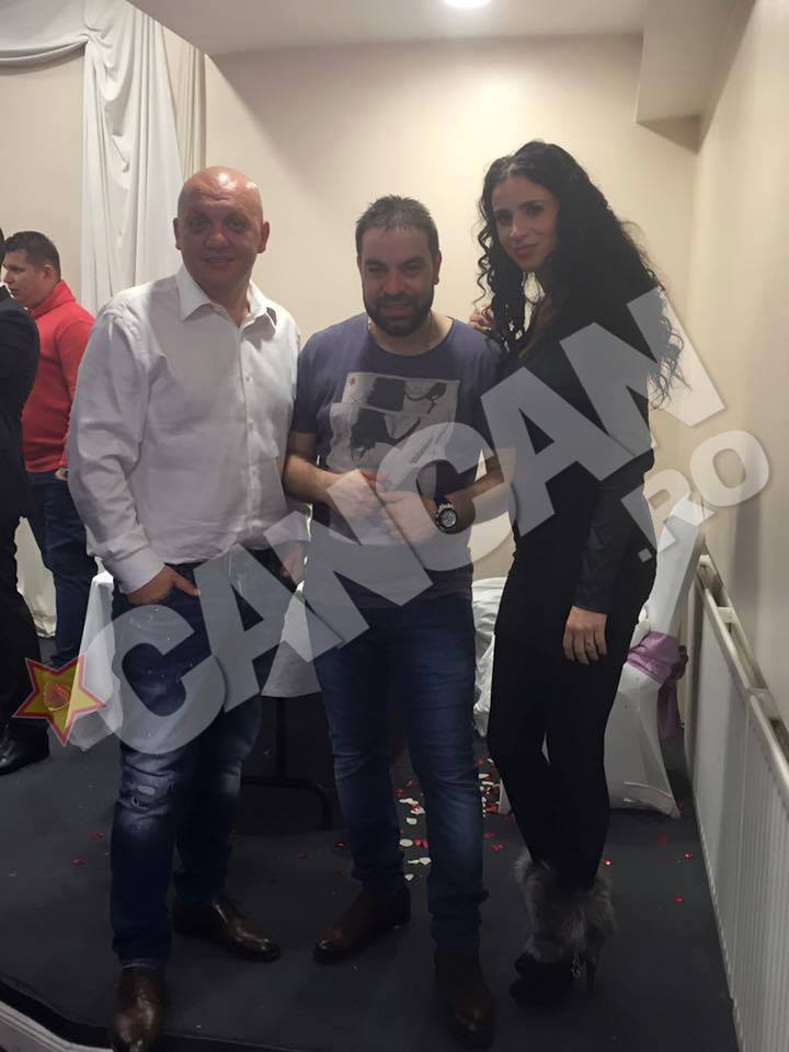 Florin Salam s-a pozat cu toata lumea la nunta