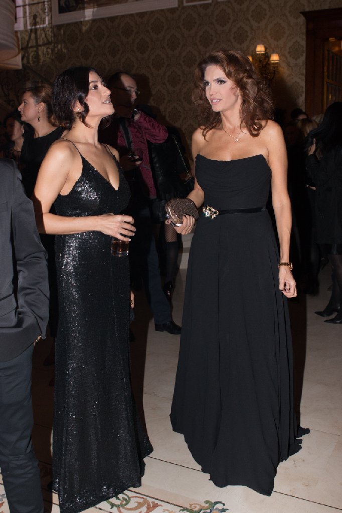 Cristina Spatar a fost insotita de Claudia Patrascanu la evenimentul monden