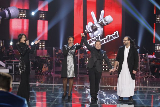 Julie Mayaya este vocea Romaniei