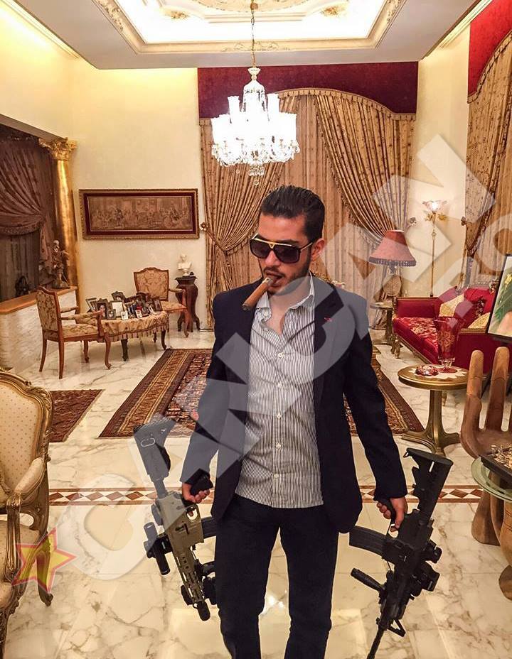 Peter Kai s-a pozat si cu trabucul in gura