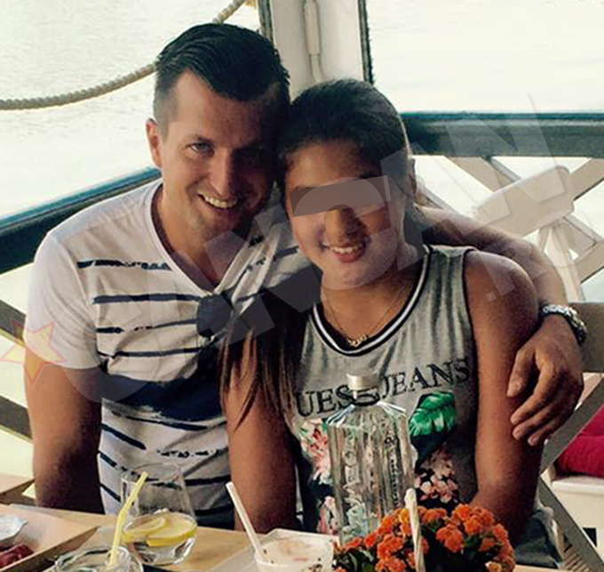 Alessia petrece fiecare vacanta de vara cu tatal ei