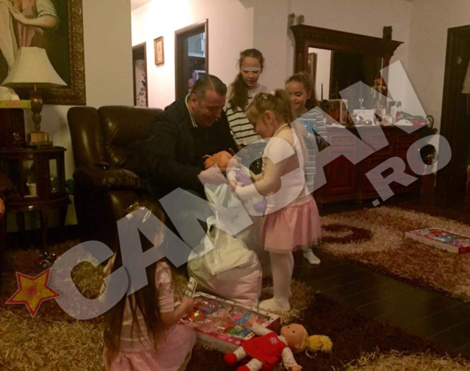 Gemenele alaturi de nasul lor