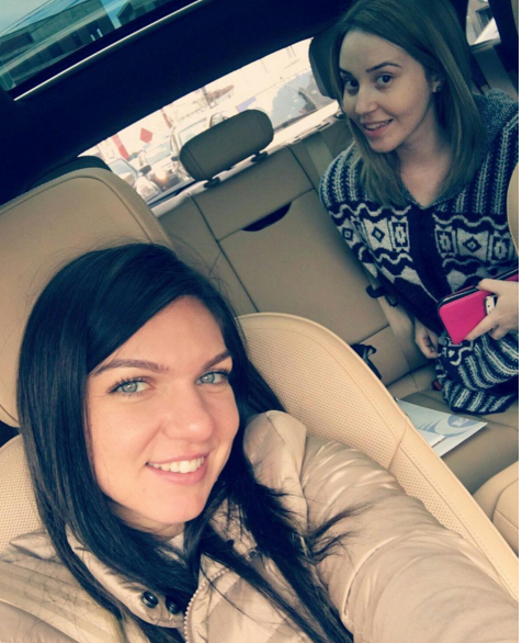 Simona Halep s-a vopsit bruneta