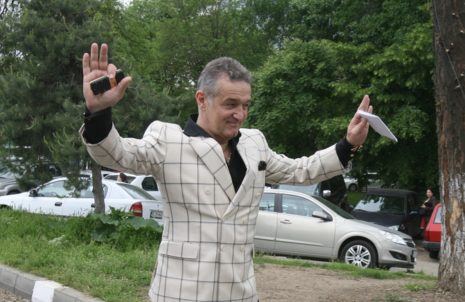 Gigi Becali petrece sarbatorile cu familia si ginerele sau