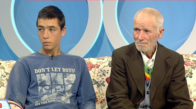 Cristi face sarbatorile cu bunicul lui in Segarcea