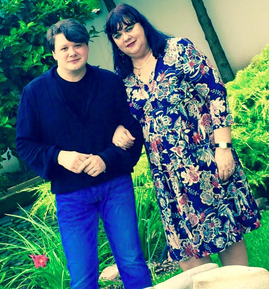 Paul alaturi de mama lui