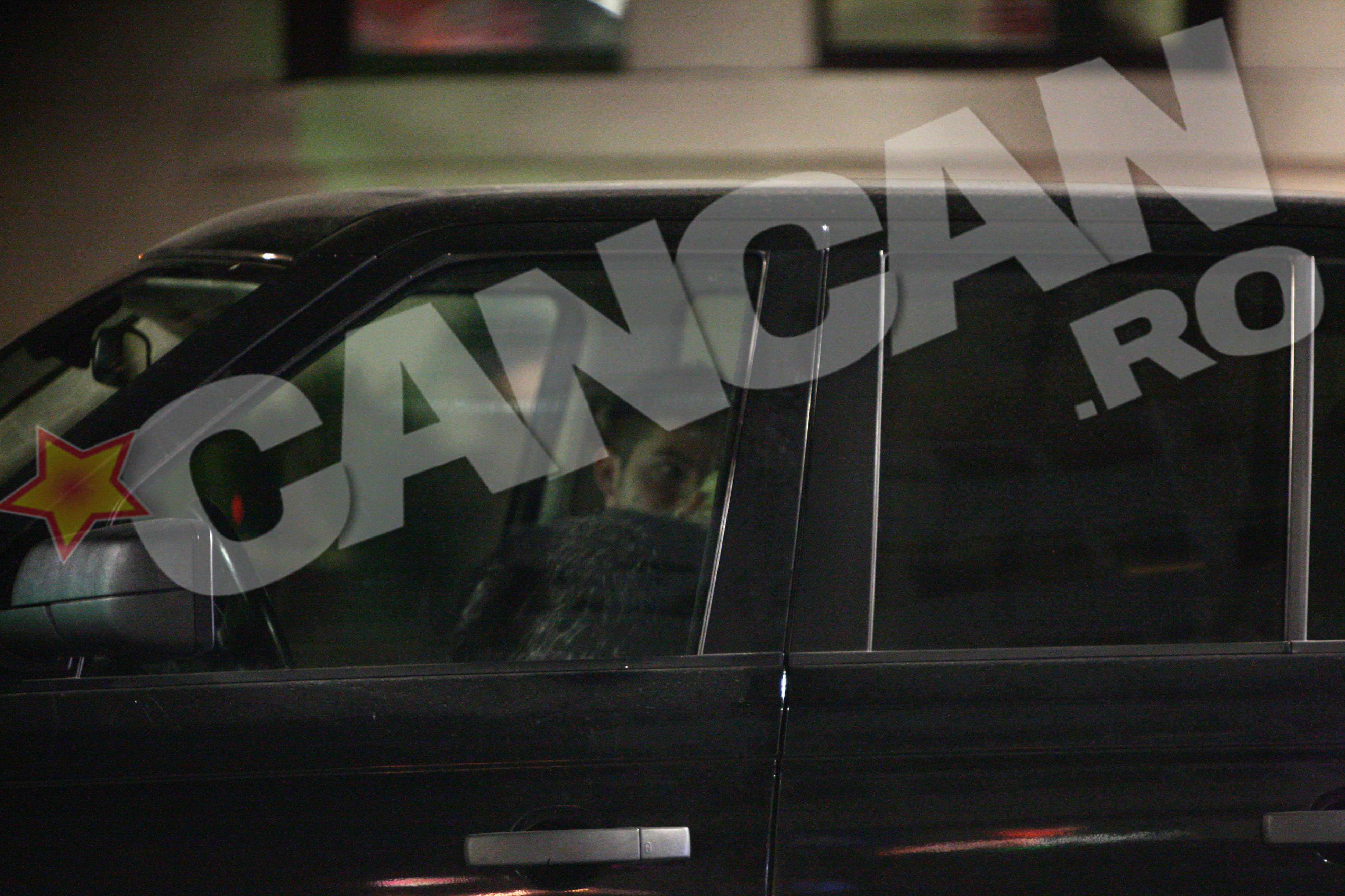 Vica s-a sarutat cu foc cu Andrei in masina