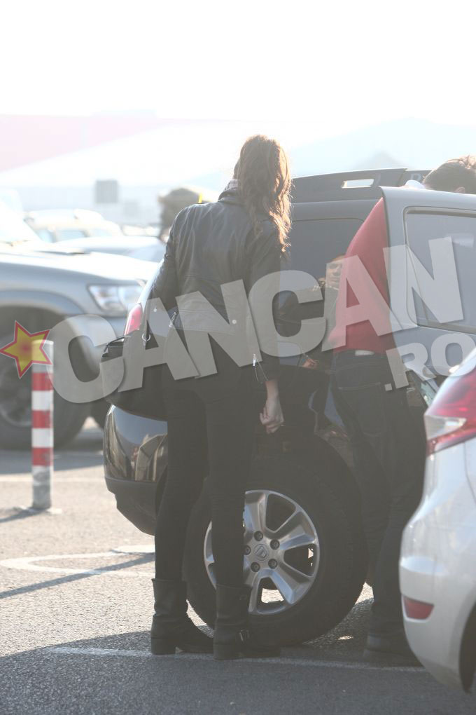 Cici foloseste masina de la Senat in scopuri personale