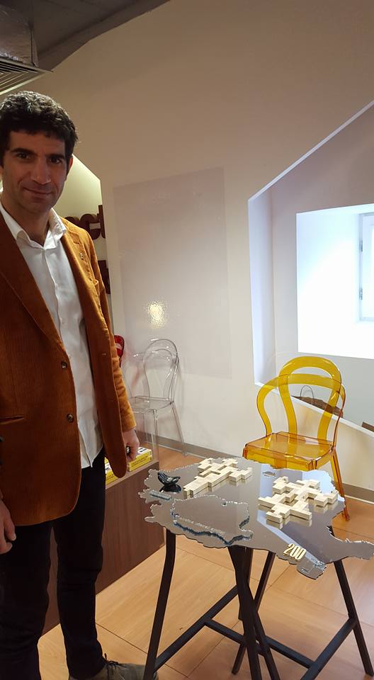 Firicel isi sustine sotia in proiectele sale