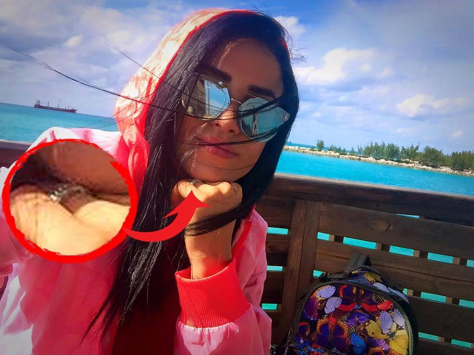 Se pare ca bruneta nu ascunde faptul ca o se marite