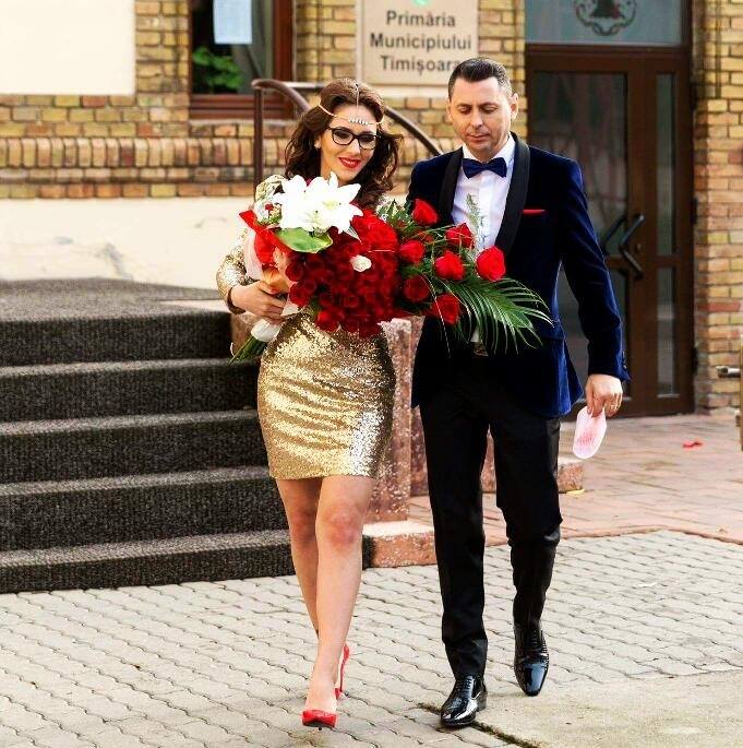 Cei doi sunt foarte fericiti