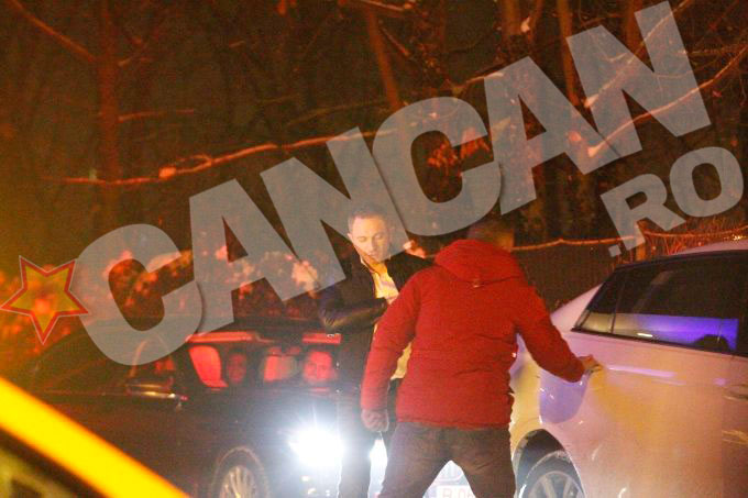 Alin Ionescu nu se deranjeaza nici sa deschida usa la masina. Are sofer care face asta pentru el