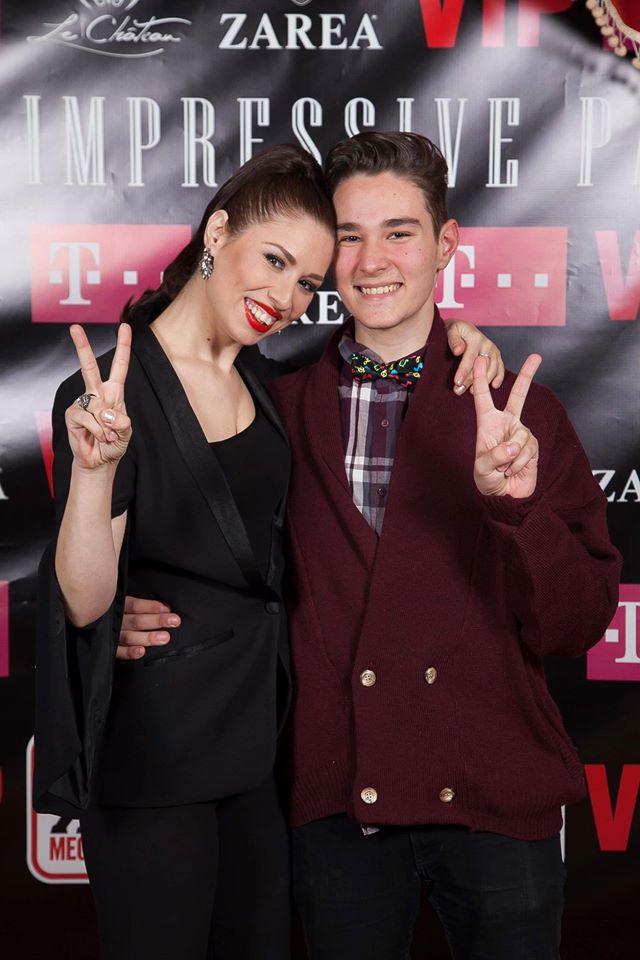 Tomi Weissbuch si Cristina Balan si-au facut o fotografie pentru a o avea ca amintire