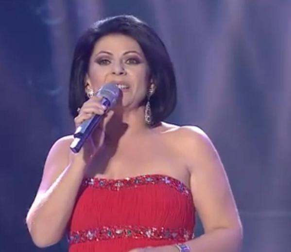 Elena Carstea se pare ca nu si-a putut controla raspunsurile atunci cand a fost intrebata despre melodia lui Traistariu