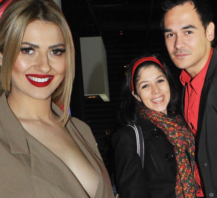 Lidia Buble si Razvan Simion sunt impreuna de un an si cateva luni, insa relatia si-au oficializat-o la sfarsitul anului 2015. In vara anului trecut, moderatorul TV a anuntat printr-un comunicat de presa ca s-a despartit de sotia lui