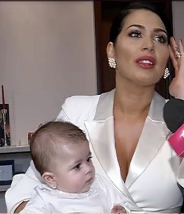 Roxana Dobre, emotionata pana la lacrimi in ziua botezului micutei Jaquelin