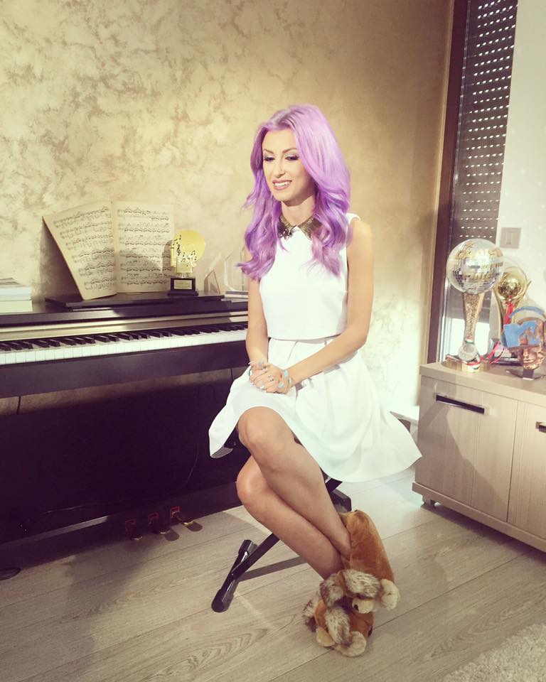 Artista le-a aratat fanilor cu ce era incaltata