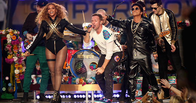Beyonce le-a furat show-ul lui Chris Martin si colegilor sai de trupa, pe care aproape ca nu i-a observat nimeni.