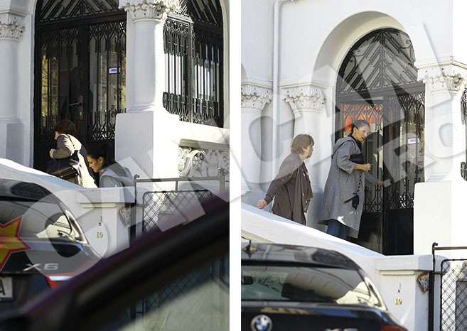 Cele doua petrec in salonul de infrumusetare mai bine de o jumatate de ora