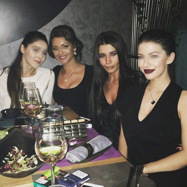 Elena i-a socat pe toti cu ultima aparitie.