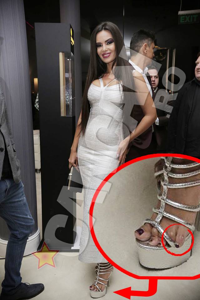 Toti au ramas surprinsi de gafa facuta de bruneta