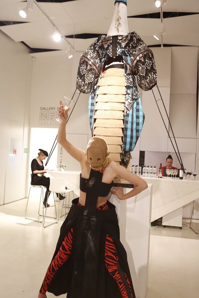 Iulia Albu a avut o apariţie excentrică