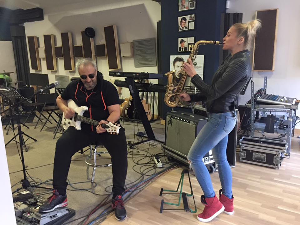 Lora a repetat alături de Brenciu pentru spectacolul de pe 23 februarie