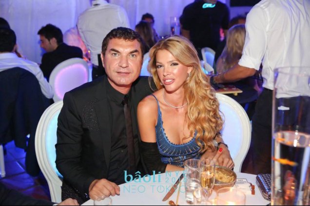 Alina este foarte indragostita de Cristi Borcea, cel cu care are doi copii si i-a devenit sot pe 20 iunie 2011