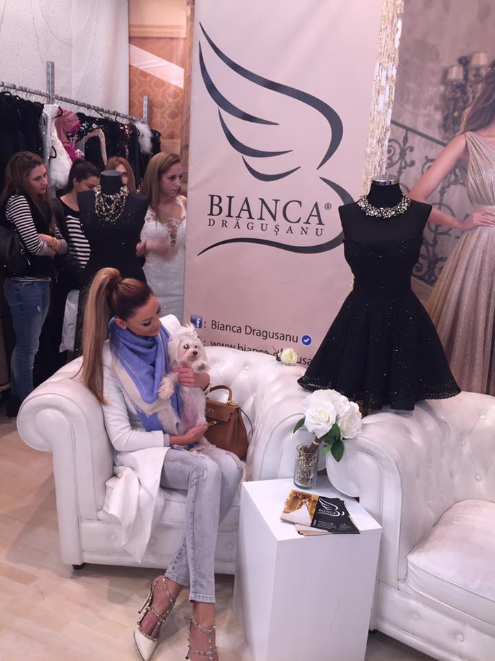 Bianca Drăguşanu munceşte de dimineaţă până seara la ţinutele sale