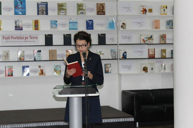 Cleopatra s-a transformat intr-o domnisoara