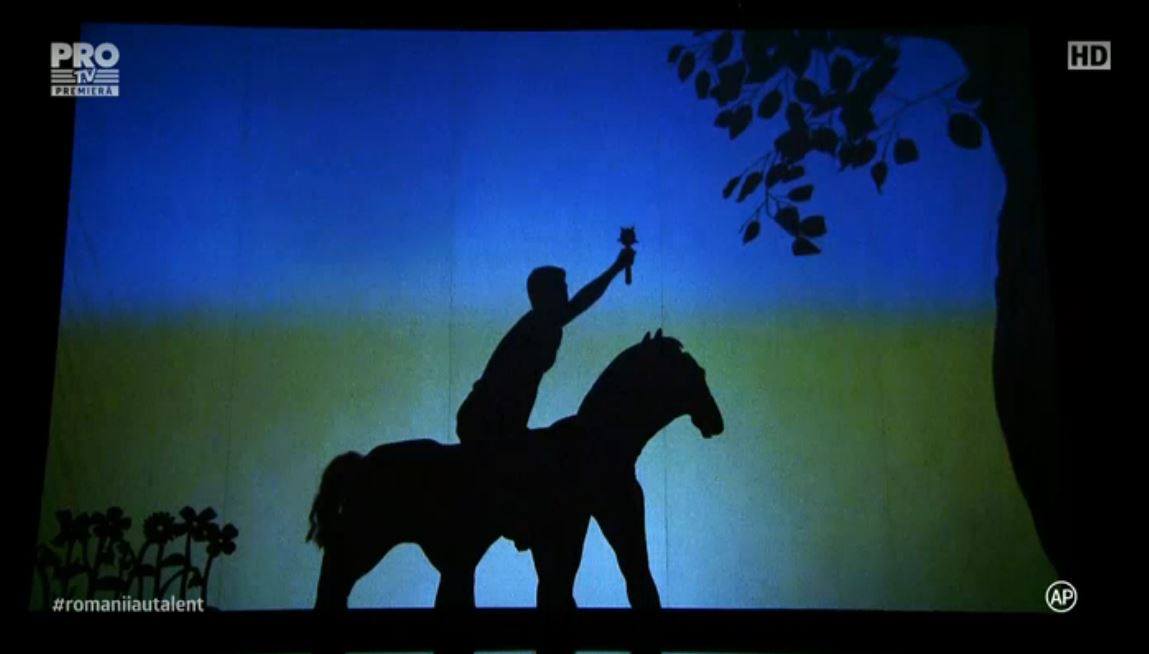 Moment special-spectacol cu umbre